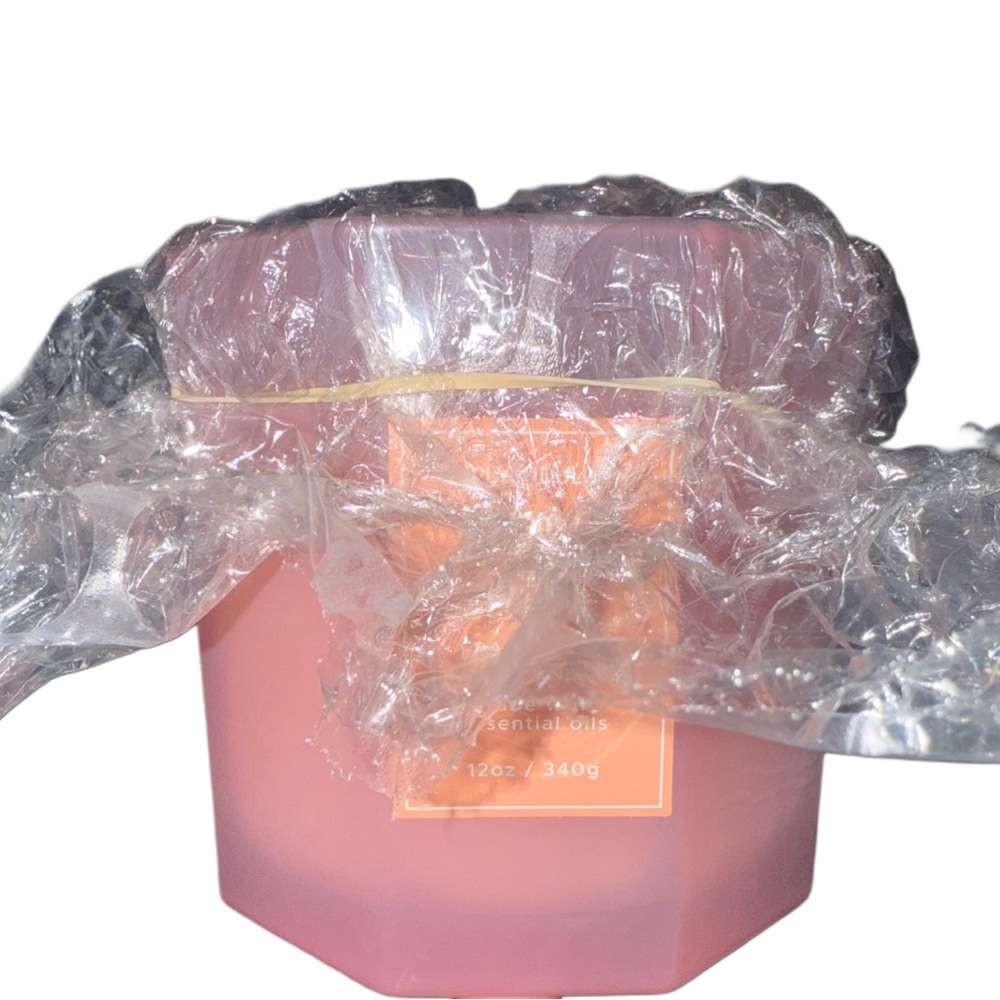 Simply Indulgent Waterfall Petals 12oz Pink Candle New - Picture 4 of 4